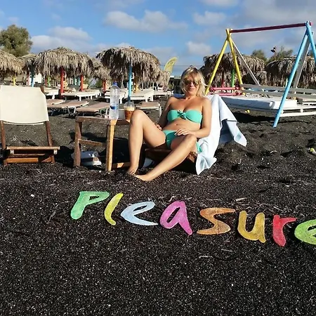 Pleasure Black Santorini Perissa (Santorini)